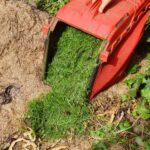 13 Formas de Aprovechar los Recortes de Césped en el Jardín